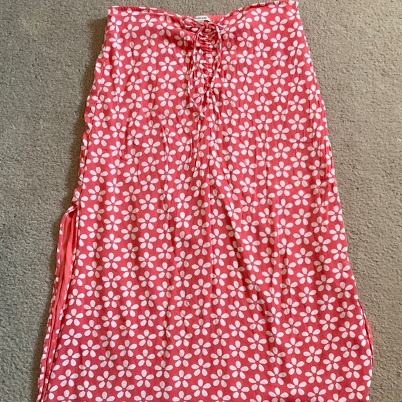 American Eagle Womens skirt size extra large orange with white flower. - Picture 1 of 6